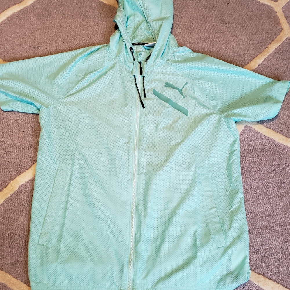 Puma reset short sleeve windbreaker size m